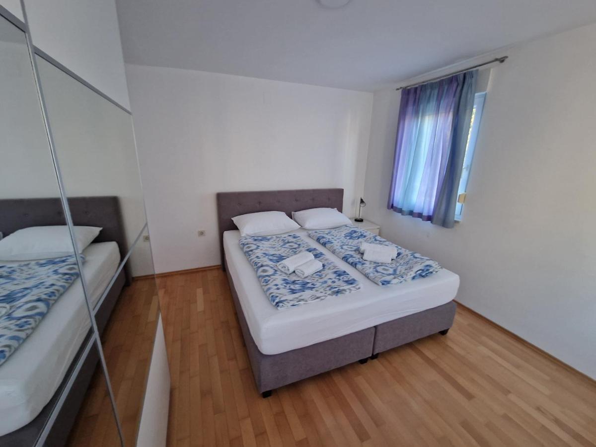 Apartments Vedran Пунат Екстер'єр фото